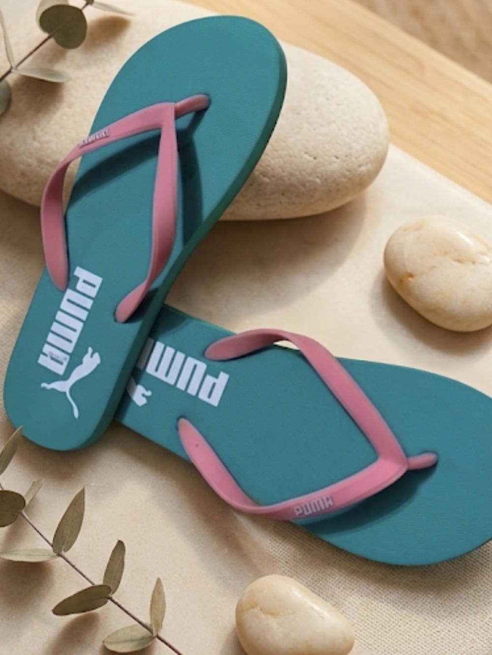 PUMA WOMEN  FLIP FLOPS SIZE 7/8